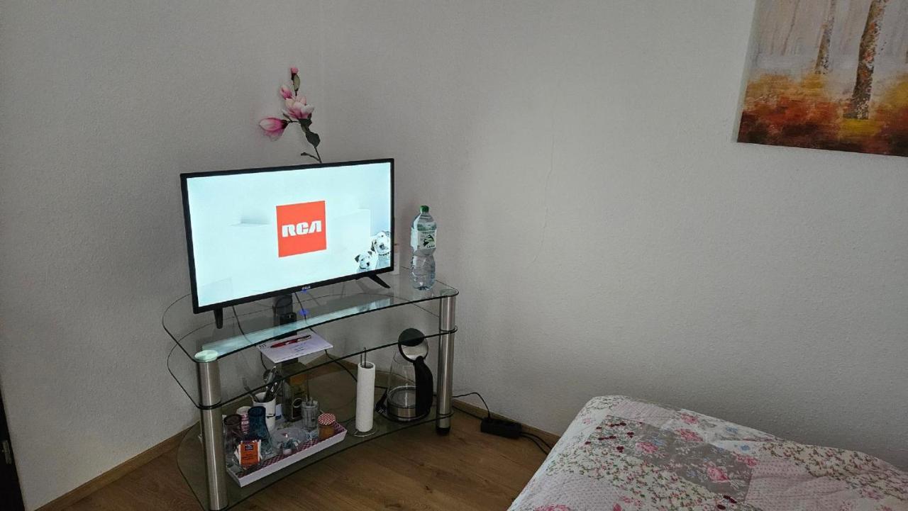 Ferienzimmer Bei Thomas - Gemuetliches Schlaf- Und Wohnzimmer Mit Modernem Bad Ульм Екстер'єр фото